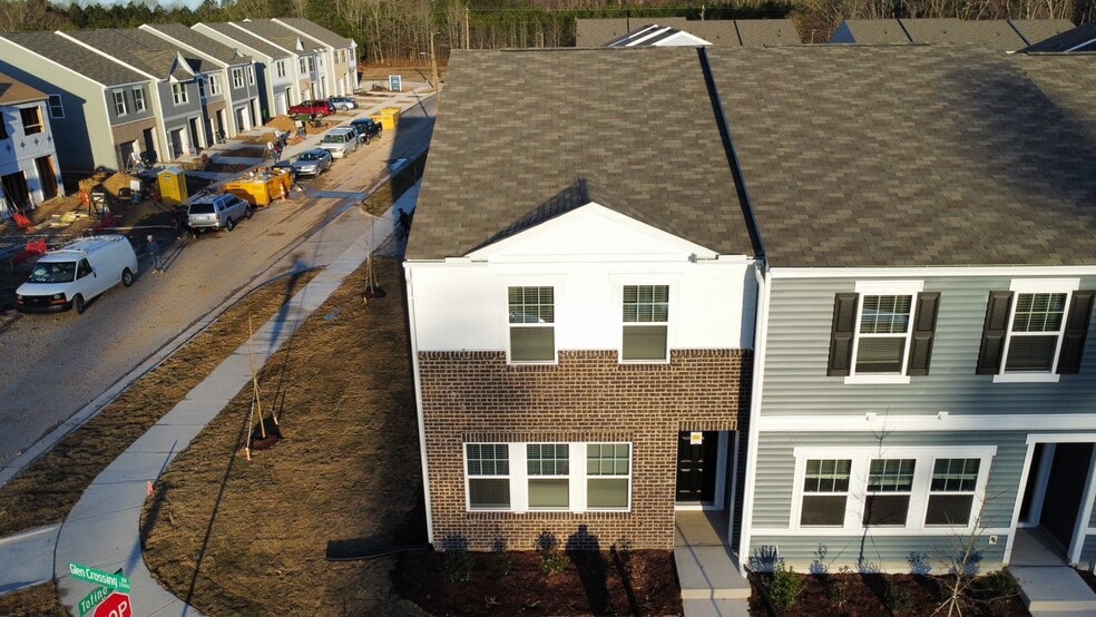 Building Photo - 2064 Glen Crossing Dr