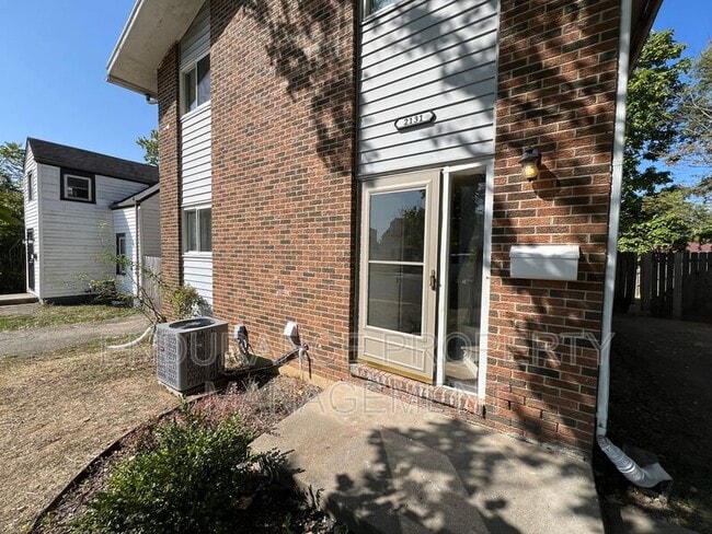 Primary Photo - 2131 Kensington Dr