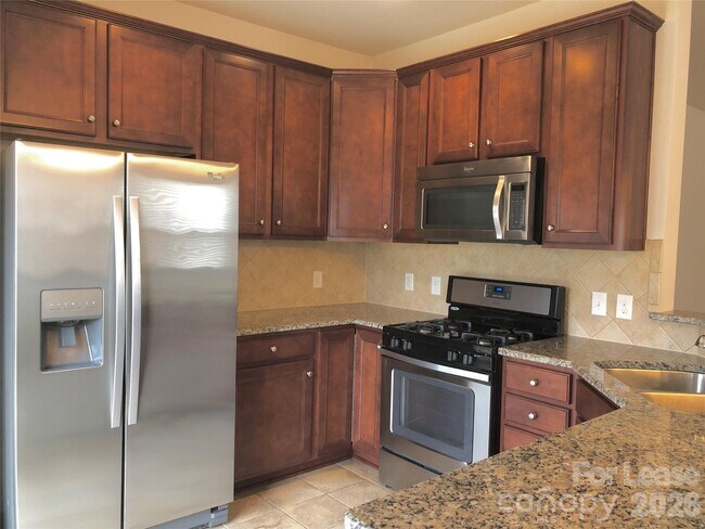 Building Photo - 6032 Carrollton Ln