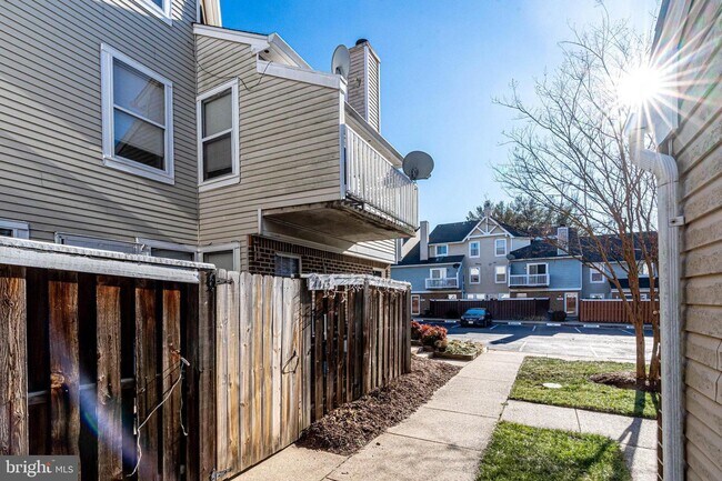 Building Photo - Elevated Comfort: Spacious Condo with Loft...