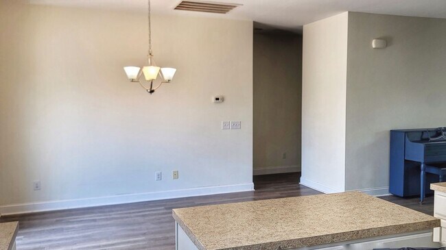 Building Photo - 255 Little Oak Island Dr