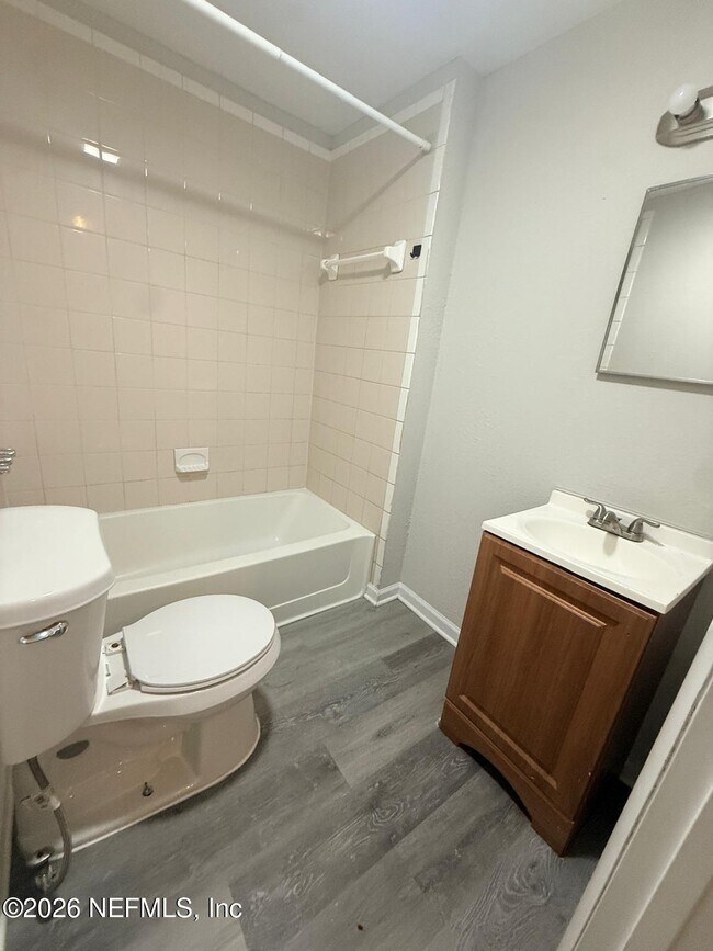 Building Photo - 1128 Van Buren St