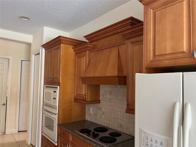 Building Photo - 6970 Scrub Jay Dr