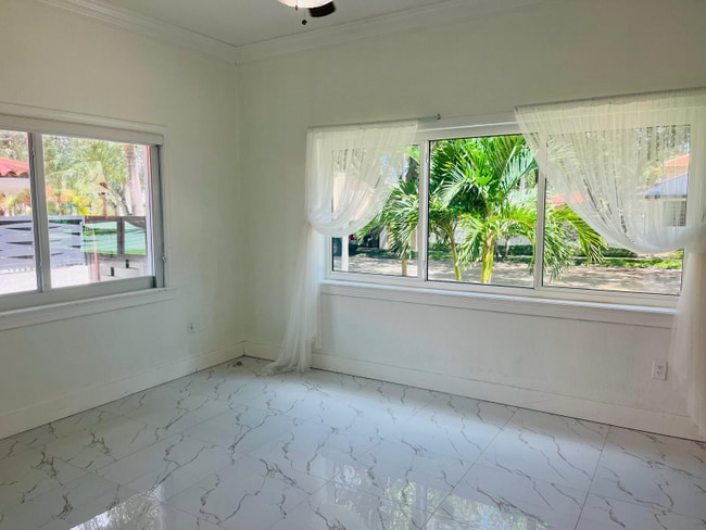 Building Photo - 16400 NW 82nd Ct