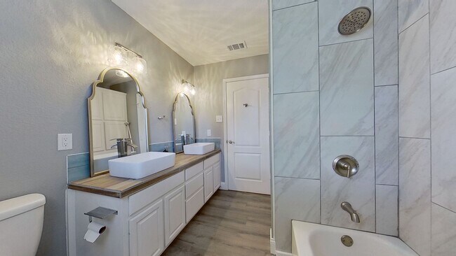 Building Photo - Gorgeous house in Harker Heights by the Stillhouse Hollow Lake