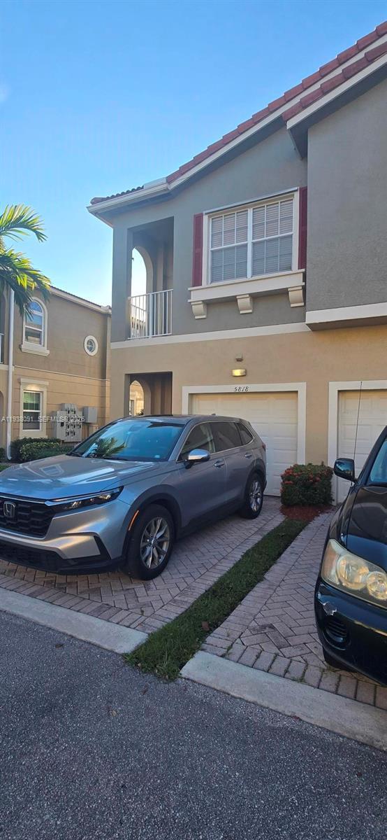 Building Photo - 5818 Hampton Hills Blvd