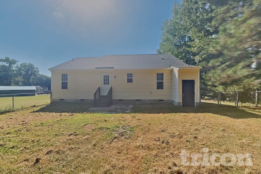 Building Photo - 105 Pinto Ln
