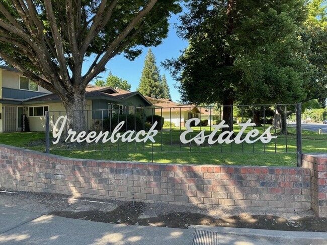 Building Photo - 2 Bedroom 1 Bath Single Story Unit with Community Pool in Citrus Heights