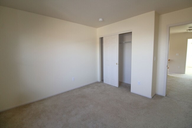 Building Photo - Updated 3bed/2.5bath/2car garage across fr...