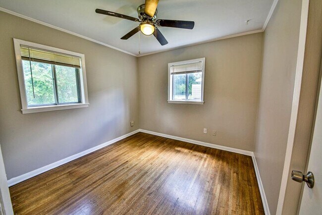 Building Photo - 4773 Quince Rd