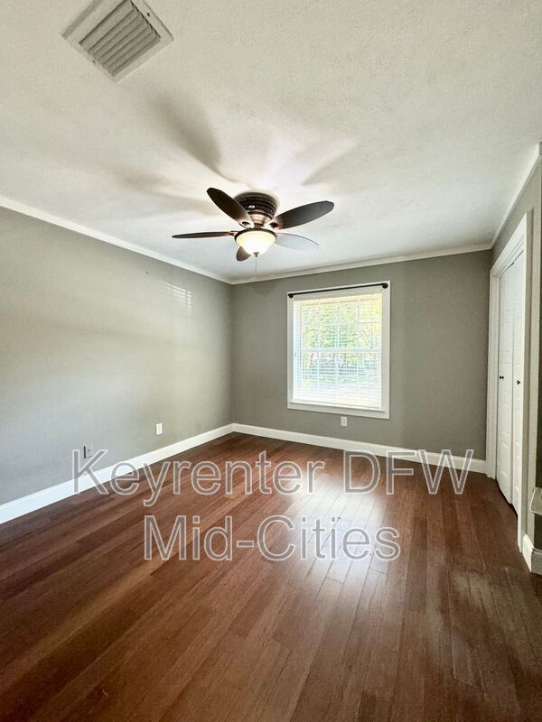 Building Photo - 1608 Durham Dr