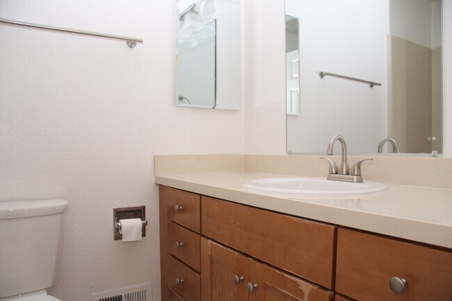 Building Photo - Mission San Jose – 2 Bed / 2 Bath | $3,800/month