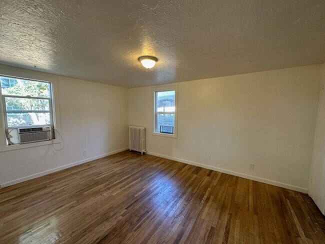 Building Photo - 285-287 N Center St Tri Plex