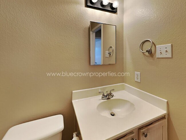 Building Photo - 1529 Windward Ln