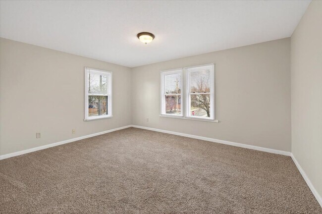 Building Photo - 636 E 34th St