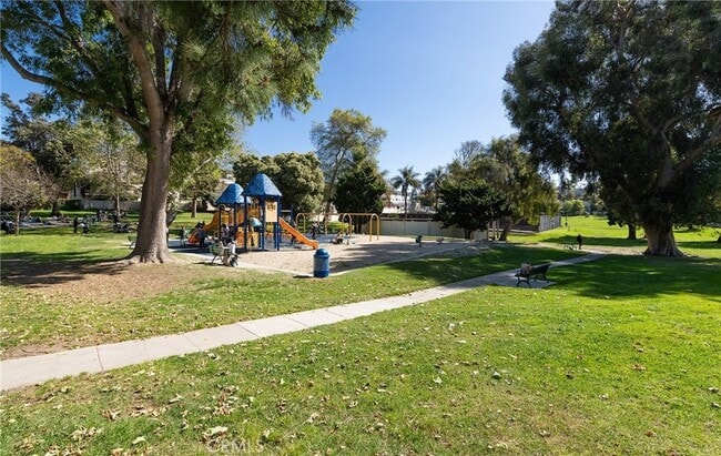 Building Photo - 144 Vista Del Parque