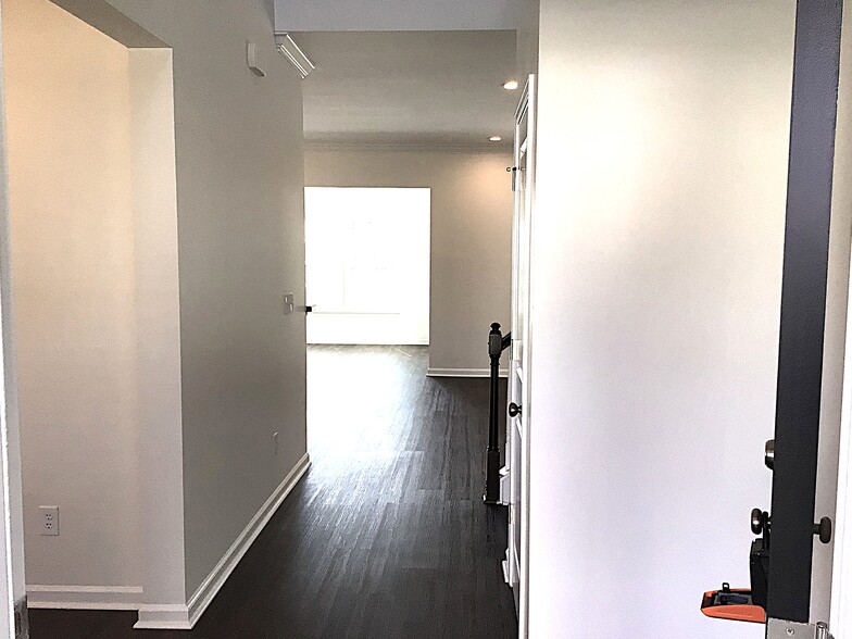 Building Photo - 263 Mayfield Dr
