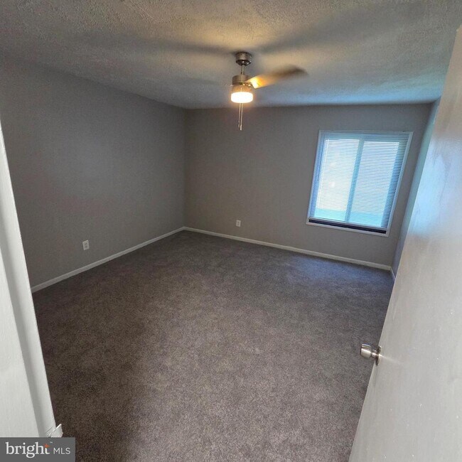 Building Photo - 10108 Campus Way S