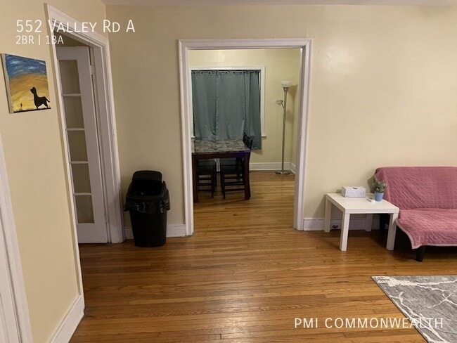 Building Photo - 552 Valley Rd