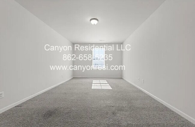 Building Photo - 213 Pleasant Willow Pl