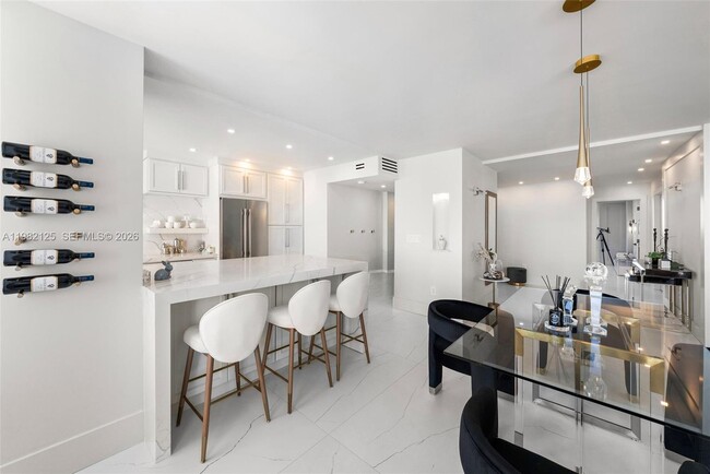 Building Photo - 4300 N Ocean Blvd