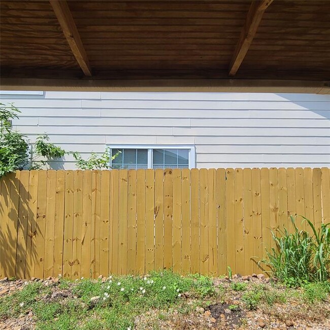 Building Photo - 15218 Lucky Star Dr