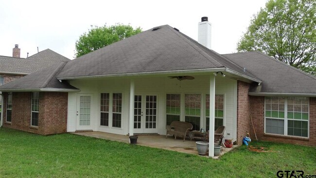 Building Photo - 16801 Lafayette Dr