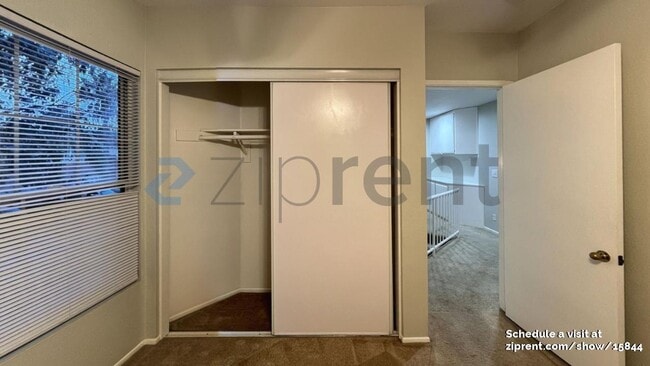 Building Photo - 7855 Green Crest Ct