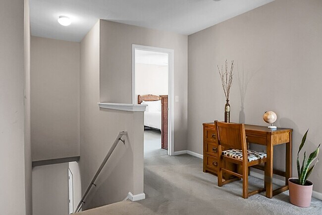 Building Photo - 1519 Thoroughbred Blvd