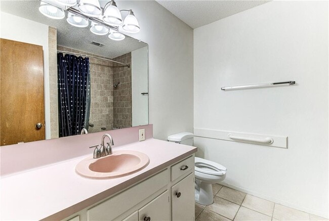 Building Photo - 8424 Jamestown Dr
