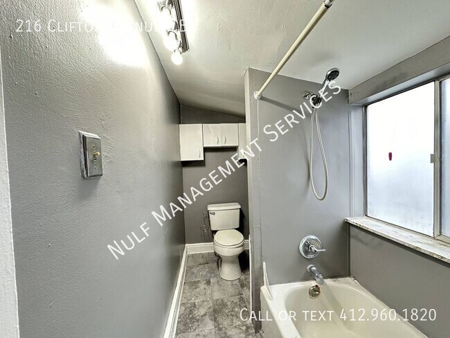 Building Photo - 216 Clifton Ave