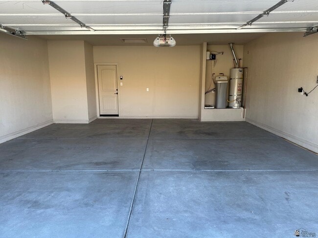 Building Photo - 10804 S Madero St