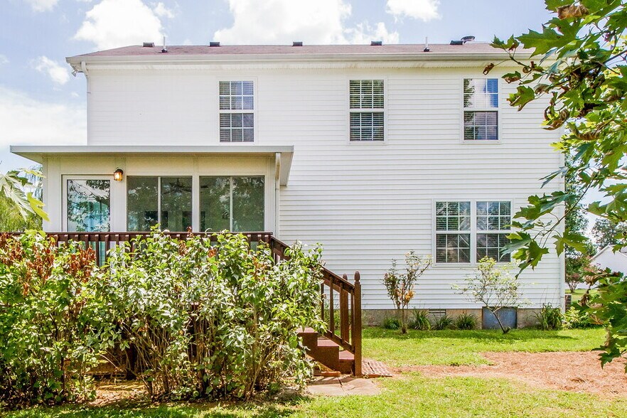 Building Photo - 1244 St Andrews Dr