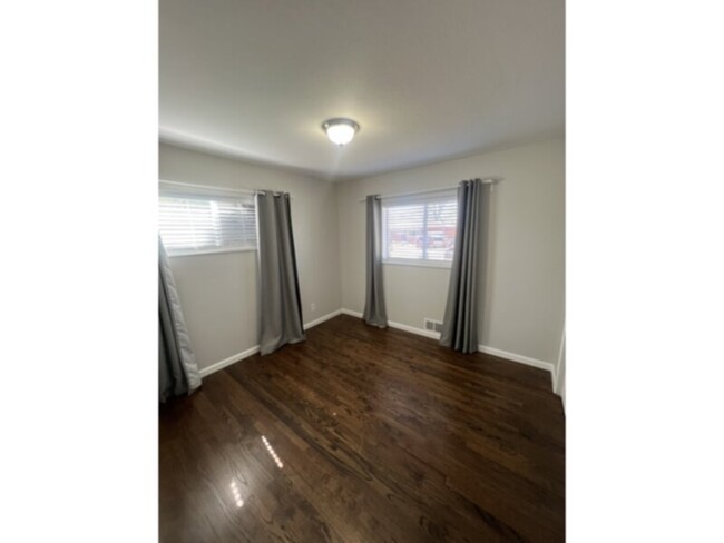 Building Photo - 3066 S Wolff St