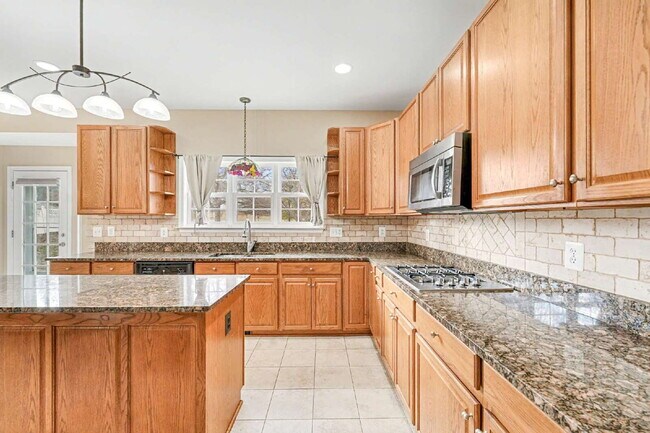 Building Photo - 9 Gallery Rd