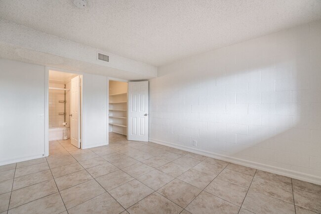 Building Photo - 1 Bedroom Downstairs  Condo Unit Near the Strip! Move in Special $199 for the first month rent!