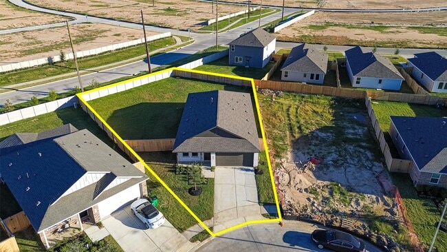 Building Photo - 26703 Willow Ln