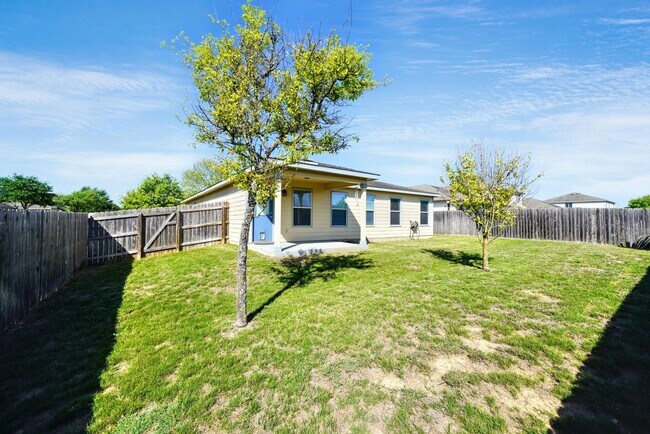 Building Photo - Beautiful home in the desirable Trails of Kensington Ranch, Schertz, TX - Realtor Commission: $500