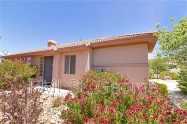 Building Photo - 3241 E Fourteen Fairway Dr