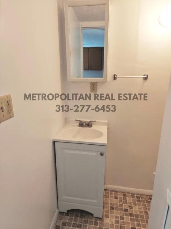 Building Photo - 34639 Brush St