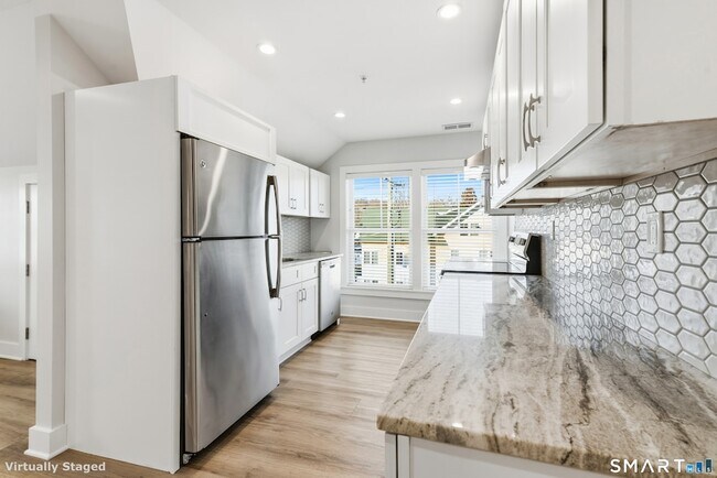 Building Photo - 82 Wall St