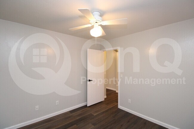 Building Photo - 4526 E Windsong Dr
