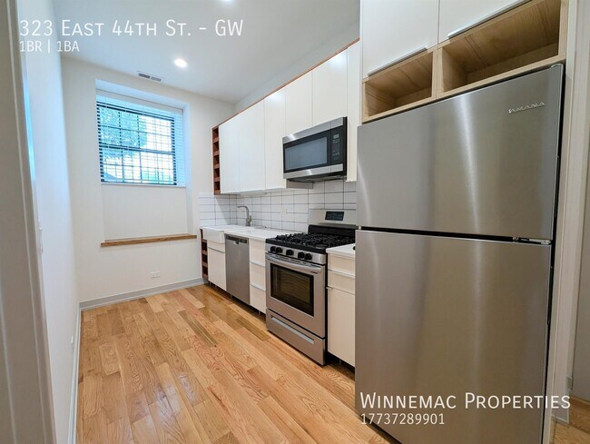 Building Photo - 323 E 44th St