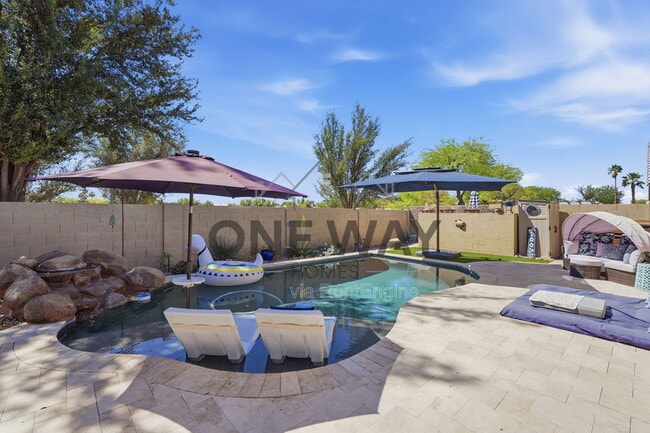 Building Photo - 1307 E Century Ave