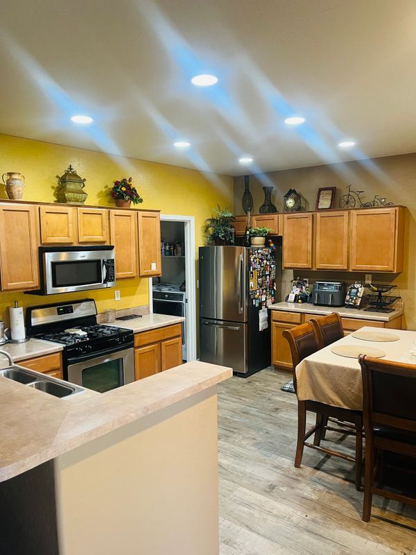 Building Photo - 6518 S 71st Dr