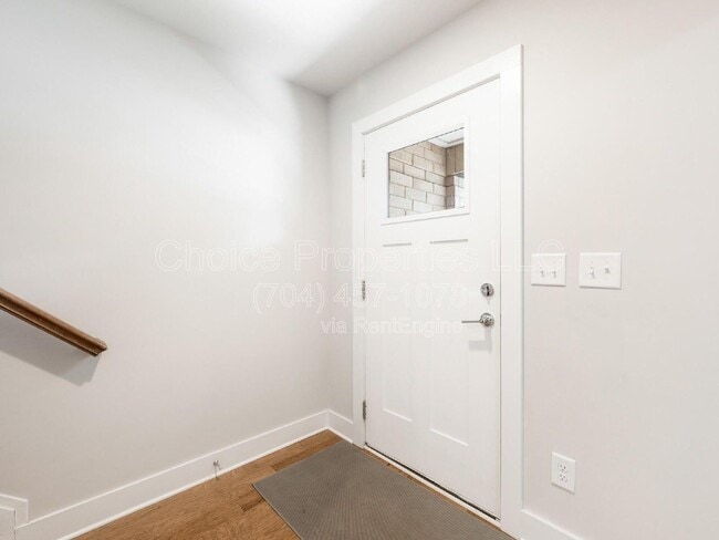 Building Photo - 1575 Duckworth Ave