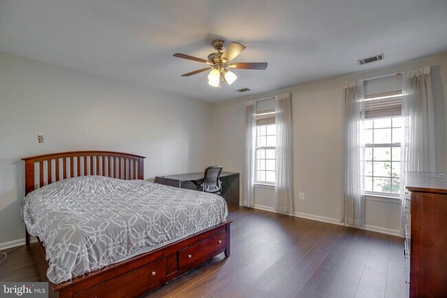 Building Photo - 6808 Compton Valley Pl