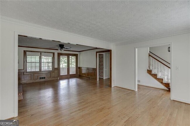 Building Photo - 766 Chesterfield Dr