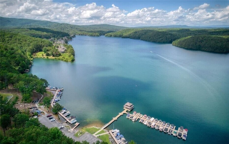 Building Photo - 369 Hillside Dr