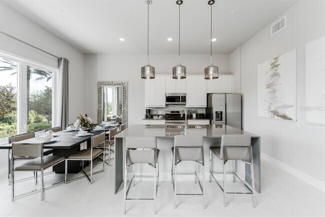 Building Photo - 7760 Sandy Ridge Dr